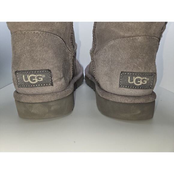 Women's UGG Constantine (1018629) Gray Suede Boots Size 8 EU 39 - Picture 10 of 16